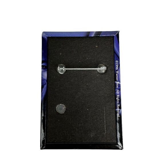 Michael Jordan Space Jam Bugs Bunny 1996 Warner Bros Movie Promo Pin Button - Picture 3 of 3